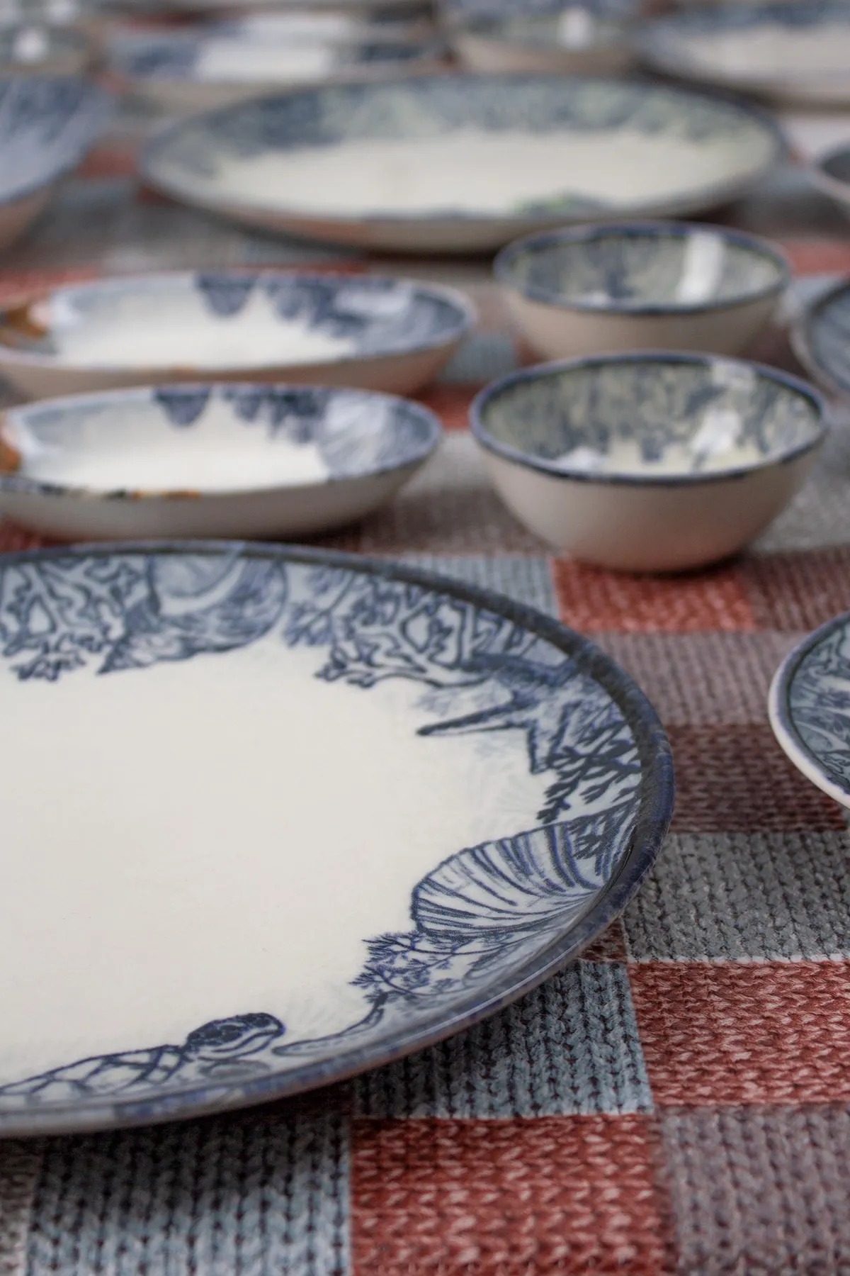 32 Piece Sea Star Patterned Blue Porcelain Breakfast Set