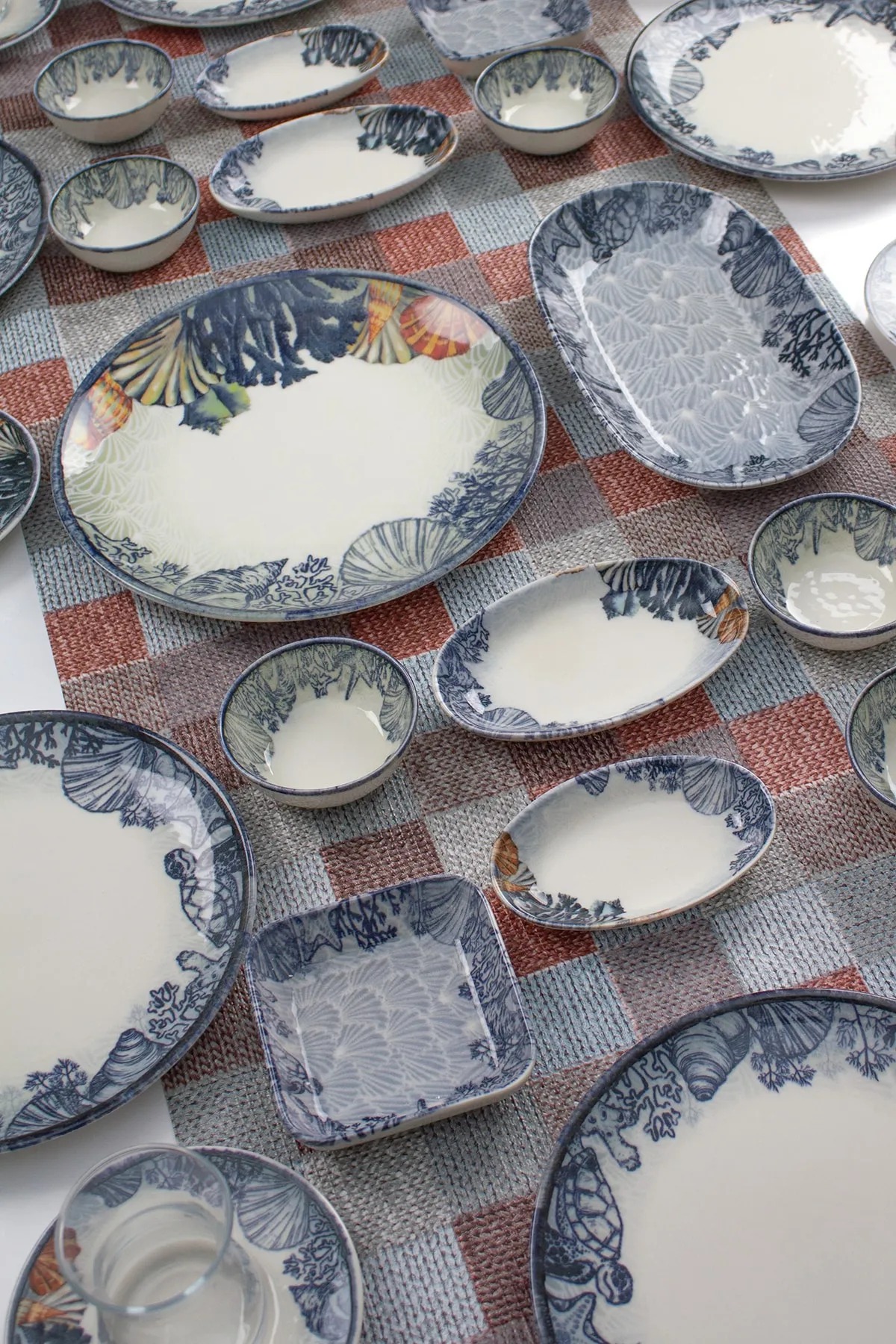 32 Piece Sea Star Patterned Blue Porcelain Breakfast Set